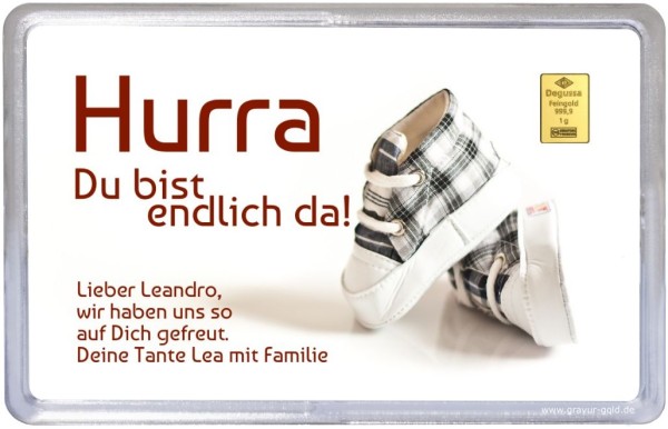 1g-Goldbarren zur Geburt mit Babyschuh-Motiv und persönlicher Glückwunschkarte